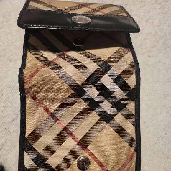 Burberry Wallet with Black Trim - Picture 7 of 9
